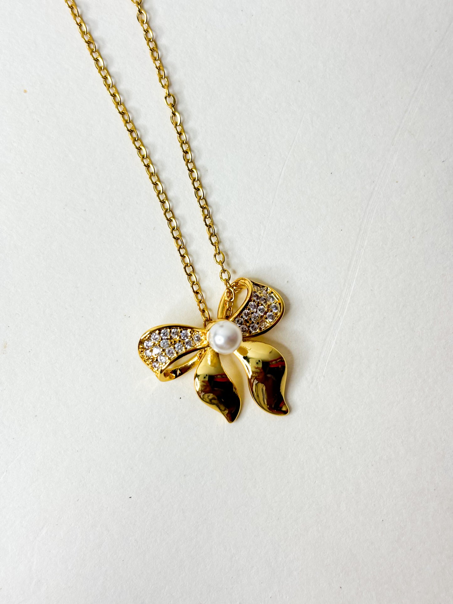 Bow Necklace - 18K Gold Plated | Waterproof | Anti-Tarnish