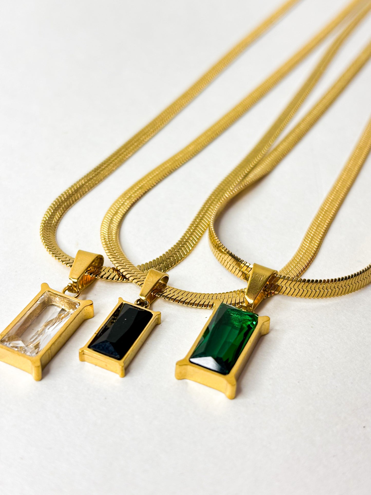 Snake Chain Necklace With Black Stone Pendant - 18K Gold Plated | Waterproof | Anti-Tarnish