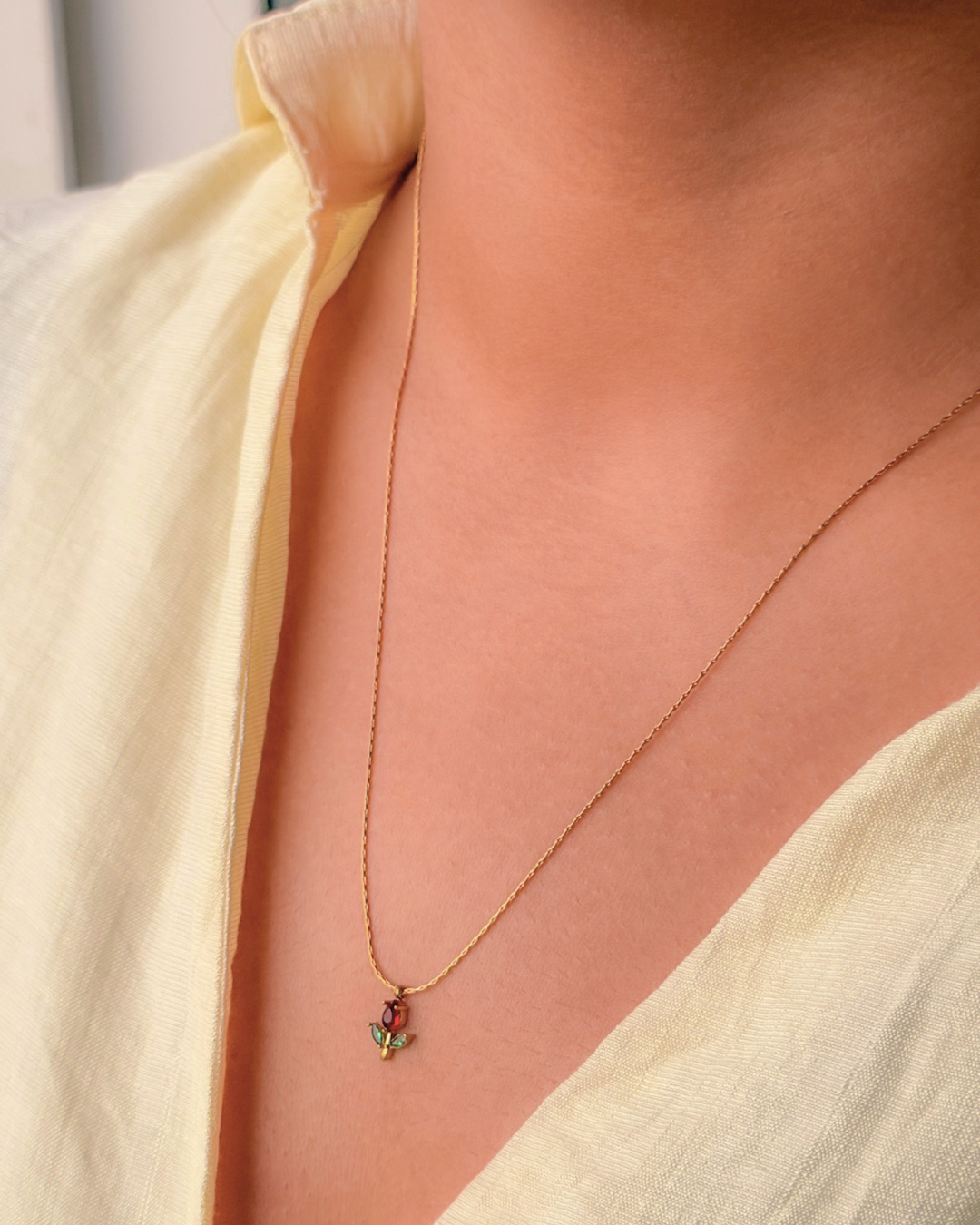 tulip necklace , floral necklace , dainty pendant 