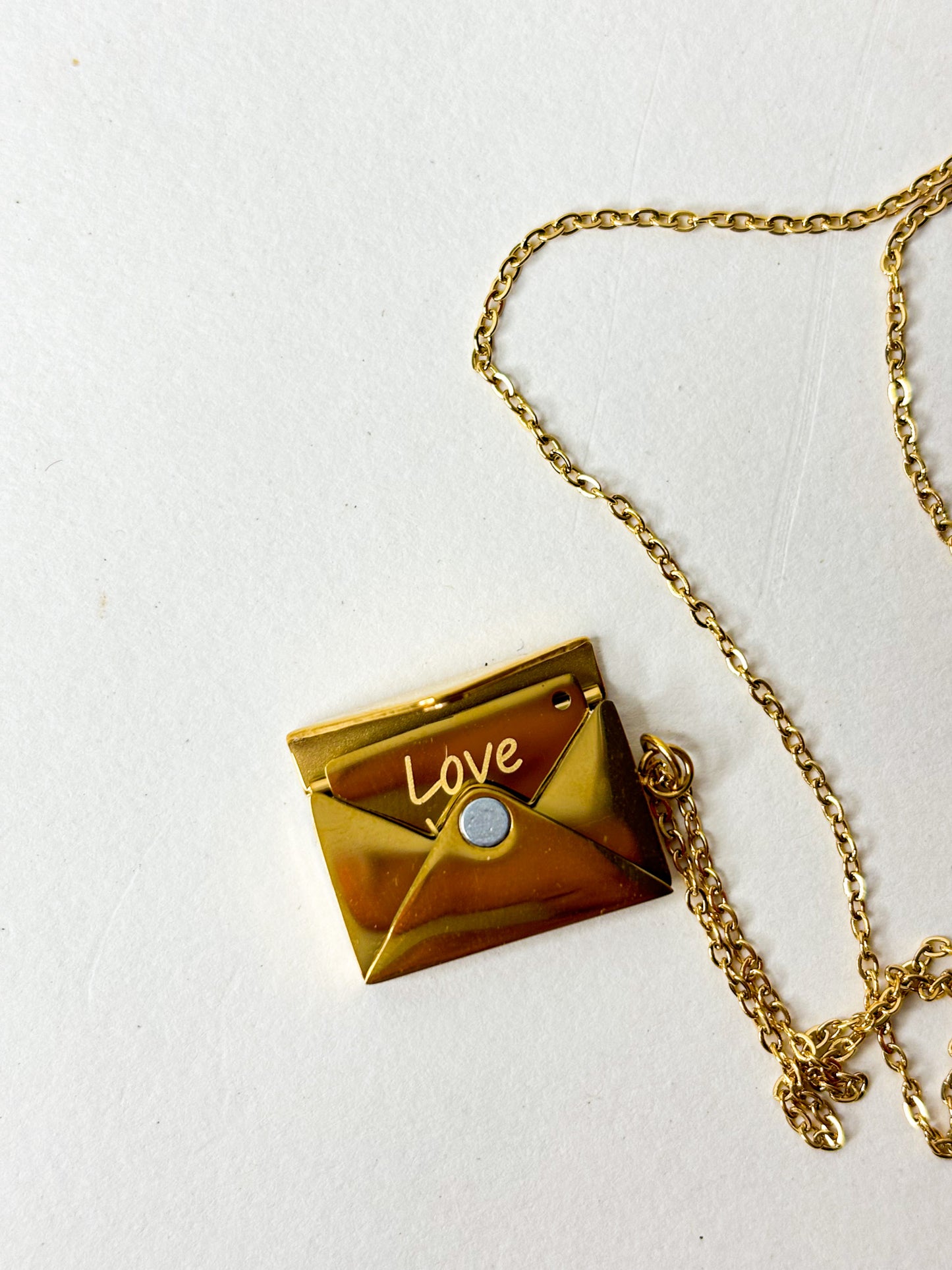 Envelope Pendant Necklace - 18K Gold Plated | Waterproof | Anti-Tarnish