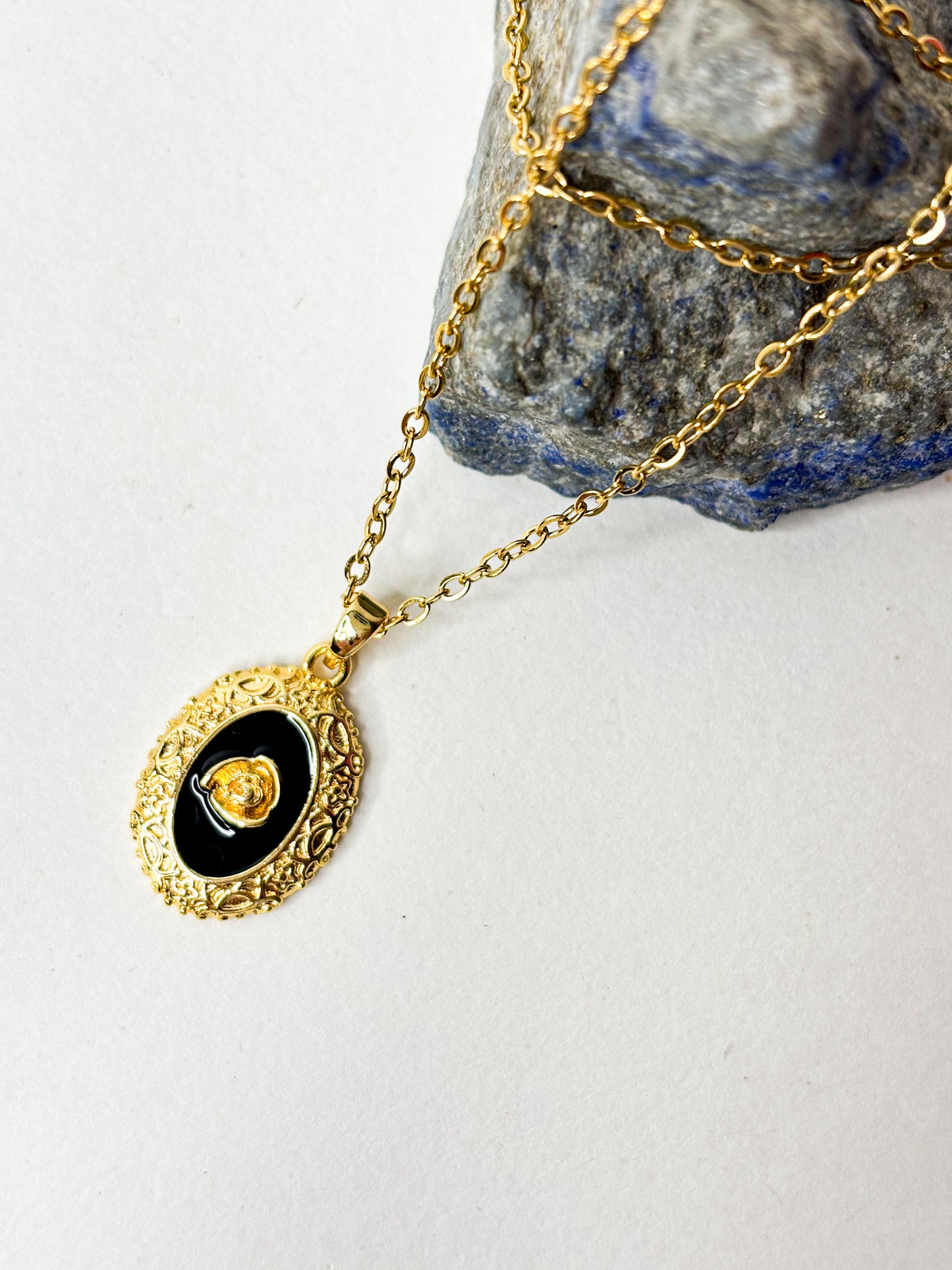 Rose Pendant Necklace - 18K Gold Plated | Waterproof | Anti-Tarnish