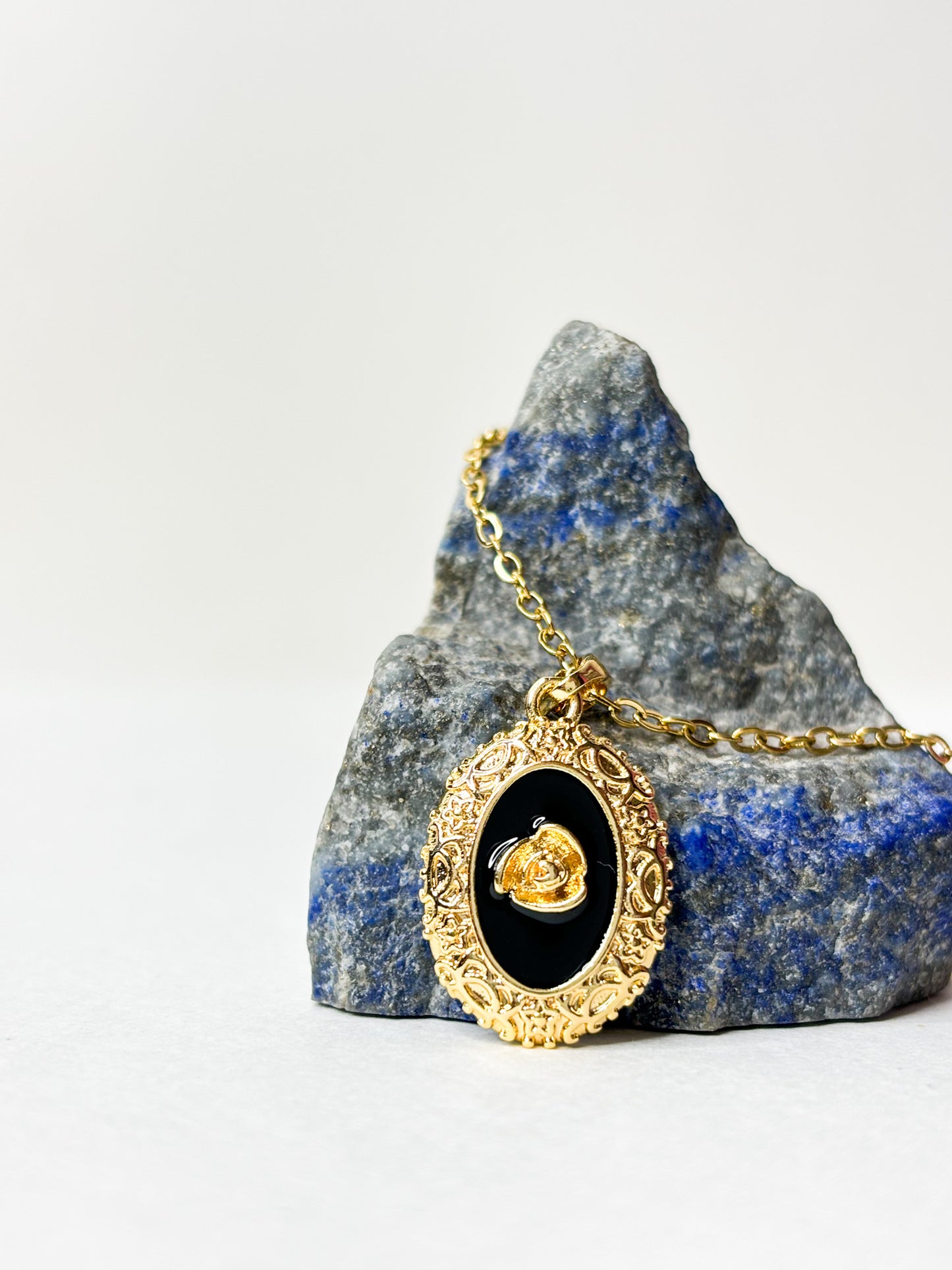 Rose Pendant Necklace - 18K Gold Plated | Waterproof | Anti-Tarnish