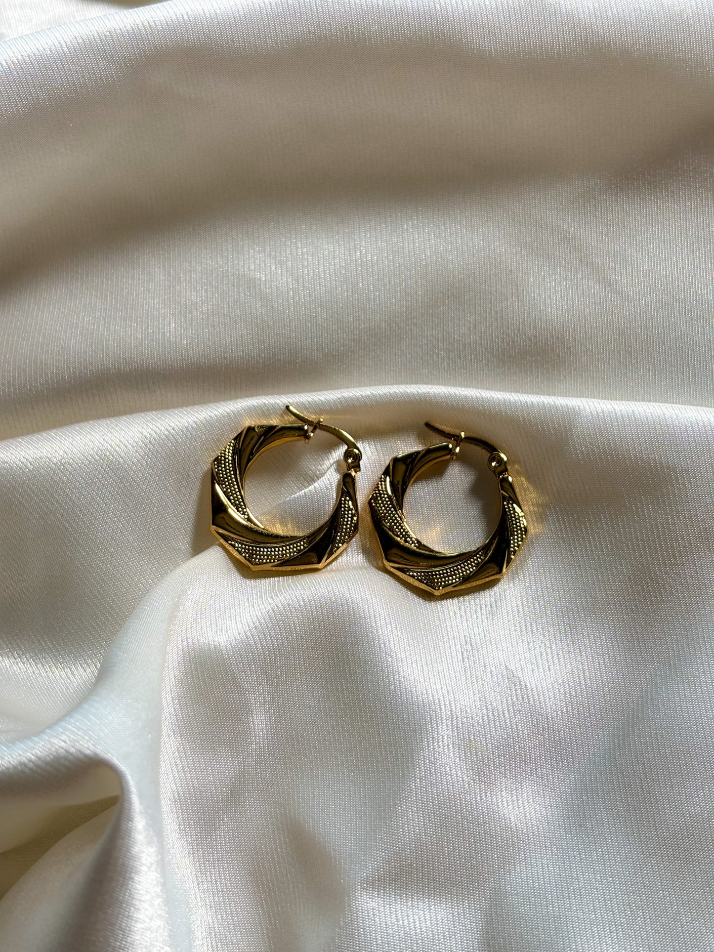 Riveria Hoops - 18K Gold Plated | Waterproof | Anti-Tarnish